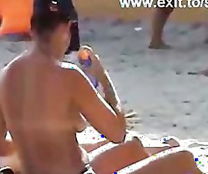 Beach Spy footage with gorgeous amateurs